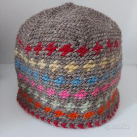 berretto cappello in lana lavorazione artigianale
