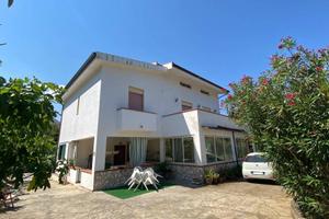 Villa di 305 m² con più di 5 locali a Torretta
