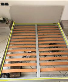 RETE MATRIMONIALE CON TOGHE IN LEGNO E MATERASSO