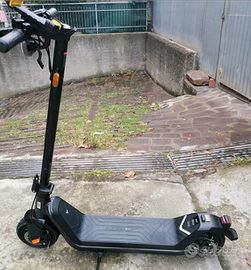 MODENAMonopattino grande elettrico autonomia 50 km