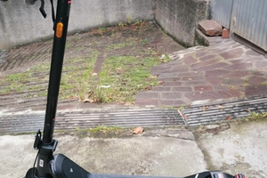 MODENAMonopattino grande elettrico autonomia 50 km