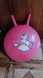 Palla rimbalzante bambina