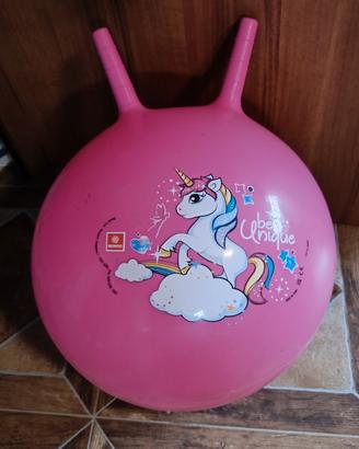 Palla rimbalzante bambina