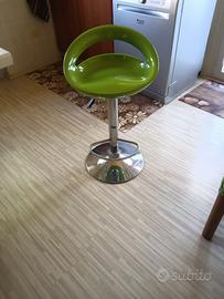 Sgabelli regolabili in altezza