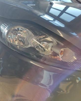 Proiettore destro FORD FIESTA del 2009