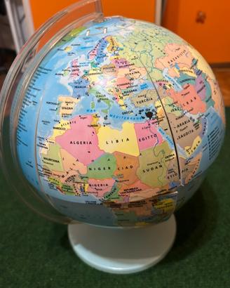 Mappamondo Topo-Geo e fascicoli Disney