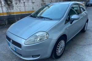 Fiat Grande Punto 1.4 Starjet 16V 3 porte Emotion