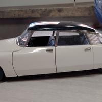Citroen DS 19 1/18