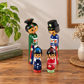 Famiglia Kokeshi coreane anni '60 4 bambole
