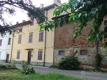 Rustico / Casale di 240 m² con più di 5 locali e b