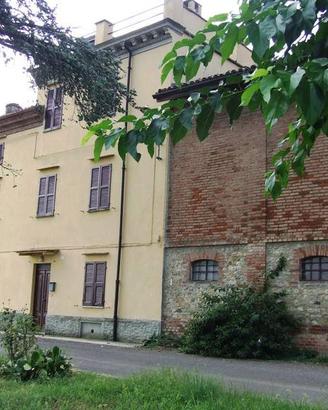 Rustico / Casale di 240 m² con più di 5 locali e b