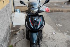 Beverly 400S hpe Limited Edition - accessoriato 