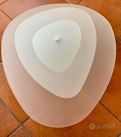 Plafoniera in vetro dal design moderno