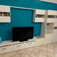 Mobile Ikea Besta soggiorno