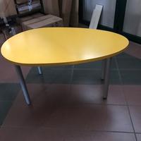 TAVOLO A FORMA DI UOVO