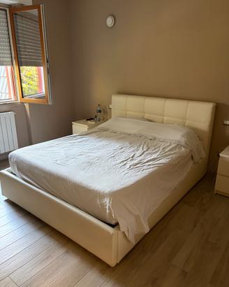 Letto matrimoniale con casettone