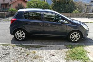 Opel corsa anno 2010 benzina gpl
