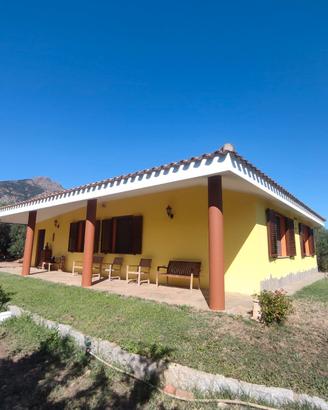Villacidro - Villa con Piscina