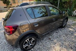 Sandero stepway MCV 15°th anniversary Blue dCi 95