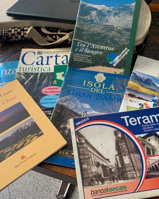 Set 7 carte turistiche e libri Abruzzo