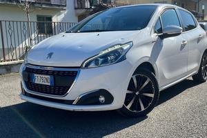 Peugeot 208 PureTech 82 Stop&Start 5 porte Signatu