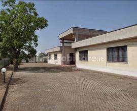 Casalpusterlengo Capannone 700mq con area esterna