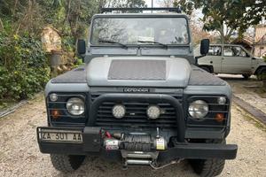 LAND ROVER DEFENDER 90 2.5 TURBODIESEL 6 POSTI