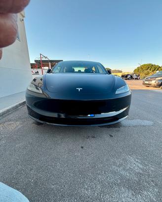 Tesla model 3 Rwd premium traz. Post.