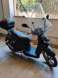 Scooter Peugeot Tweet 150