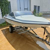 Motoscafo glastron laraya
