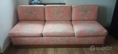 Divano 3 posti con contenitore letto a una piazza