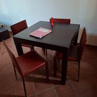 tavolo in frassino con quattro sedie