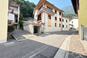 CASA SEMINDIPENDENTE A TRASAGHIS