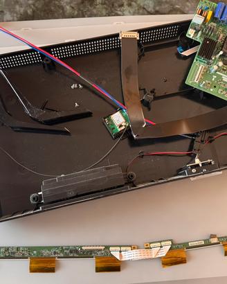 Pezzi di ricambio per tv TCL 40”