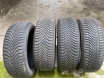 4 pneumatici invernali Falken 215 / 50 R18 92V