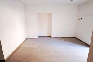 Locale c/1 zona centrale