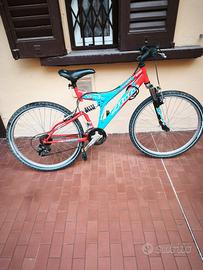 Bicicletta Atala Rossa e blu