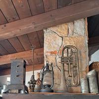 collezione di oggettistica utensili antichi