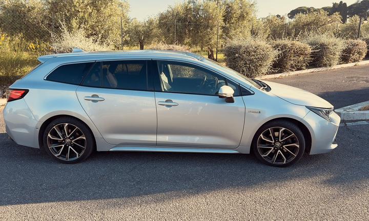 Toyota corolla XII2019 touring sport 2000 lounge