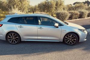 Toyota corolla XII2019 touring sport 2000 lounge