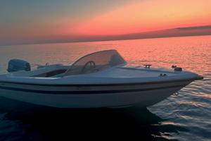 Barca/scafo con motore