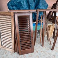 Set di persiane in legno