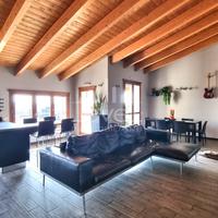 Divano di pelle pieno fiore lucida