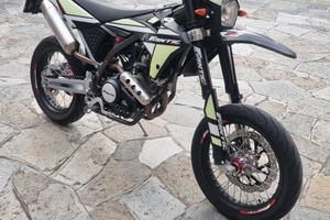 Moto fantic 125