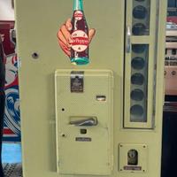 Distributore DR PEPPER