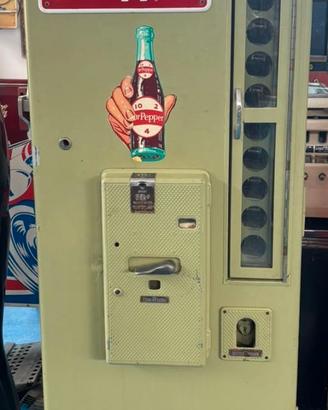 Distributore DR PEPPER