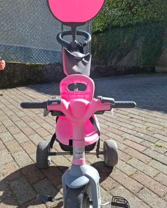 Triciclo con pedali