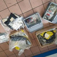 scatoloni pieni di guarnizioni OR