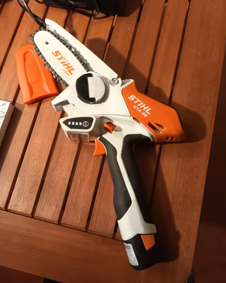 Motosega STHIL GTA26 a batteria al litio