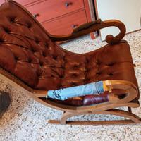 Sedia a dondolo modello chesterfield
